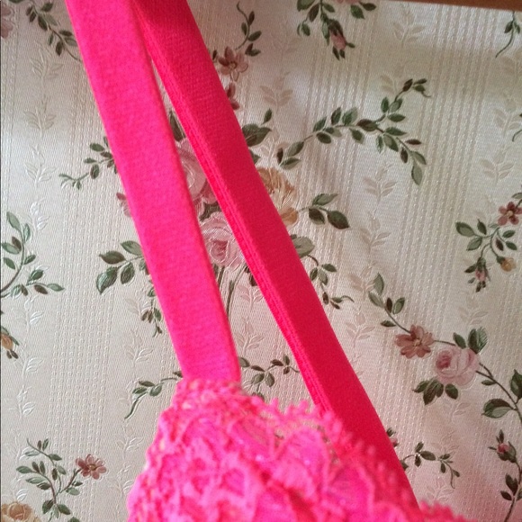 Victoria's Secret Coral/Pink Lace Push-Up Bra - Picture 5 of 8